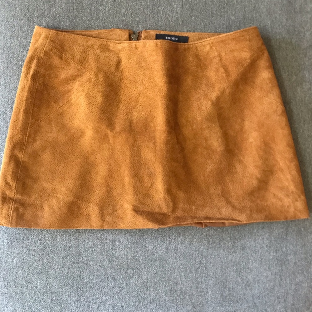 Cute brown suede skirt!